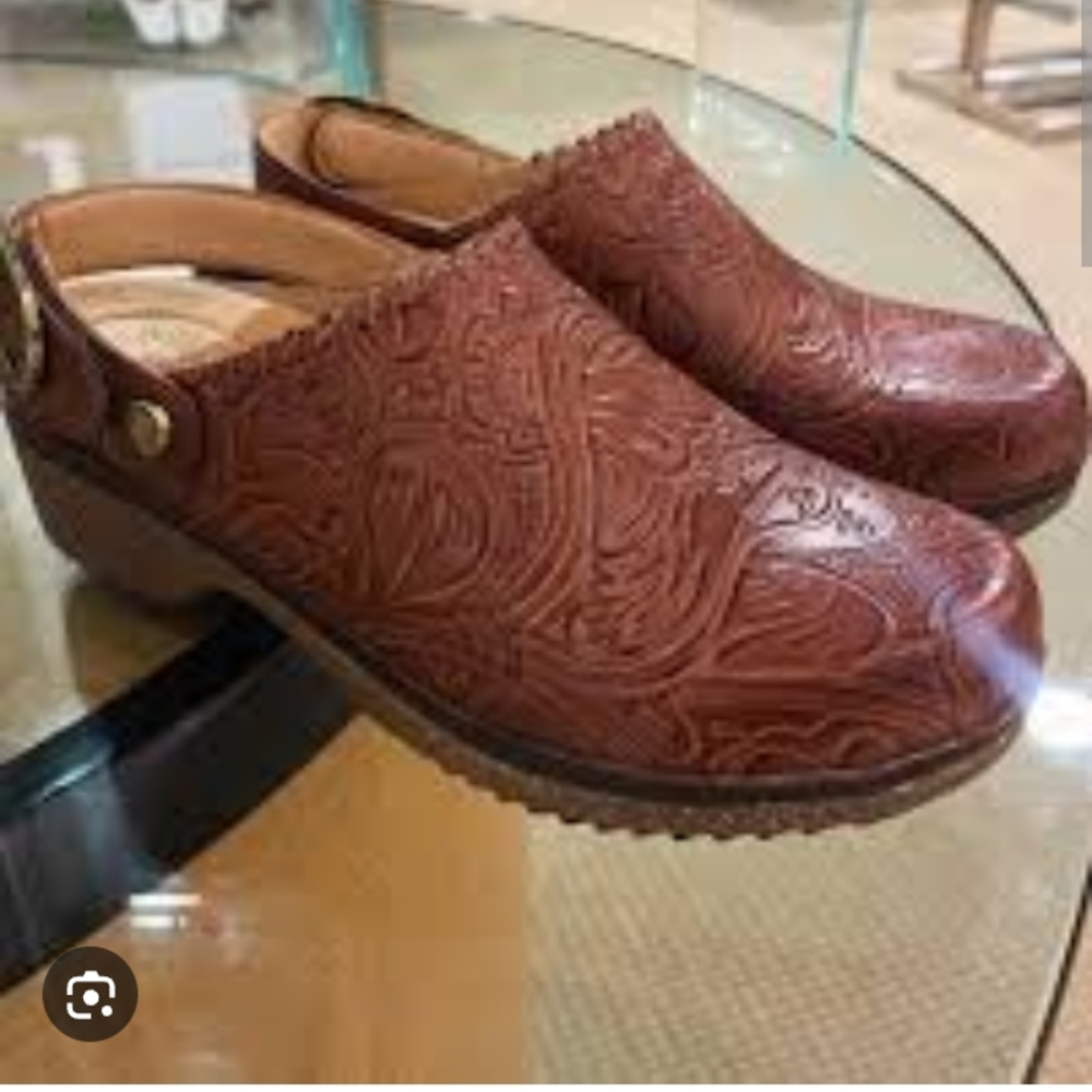 Brown Embossed Women's Clogs